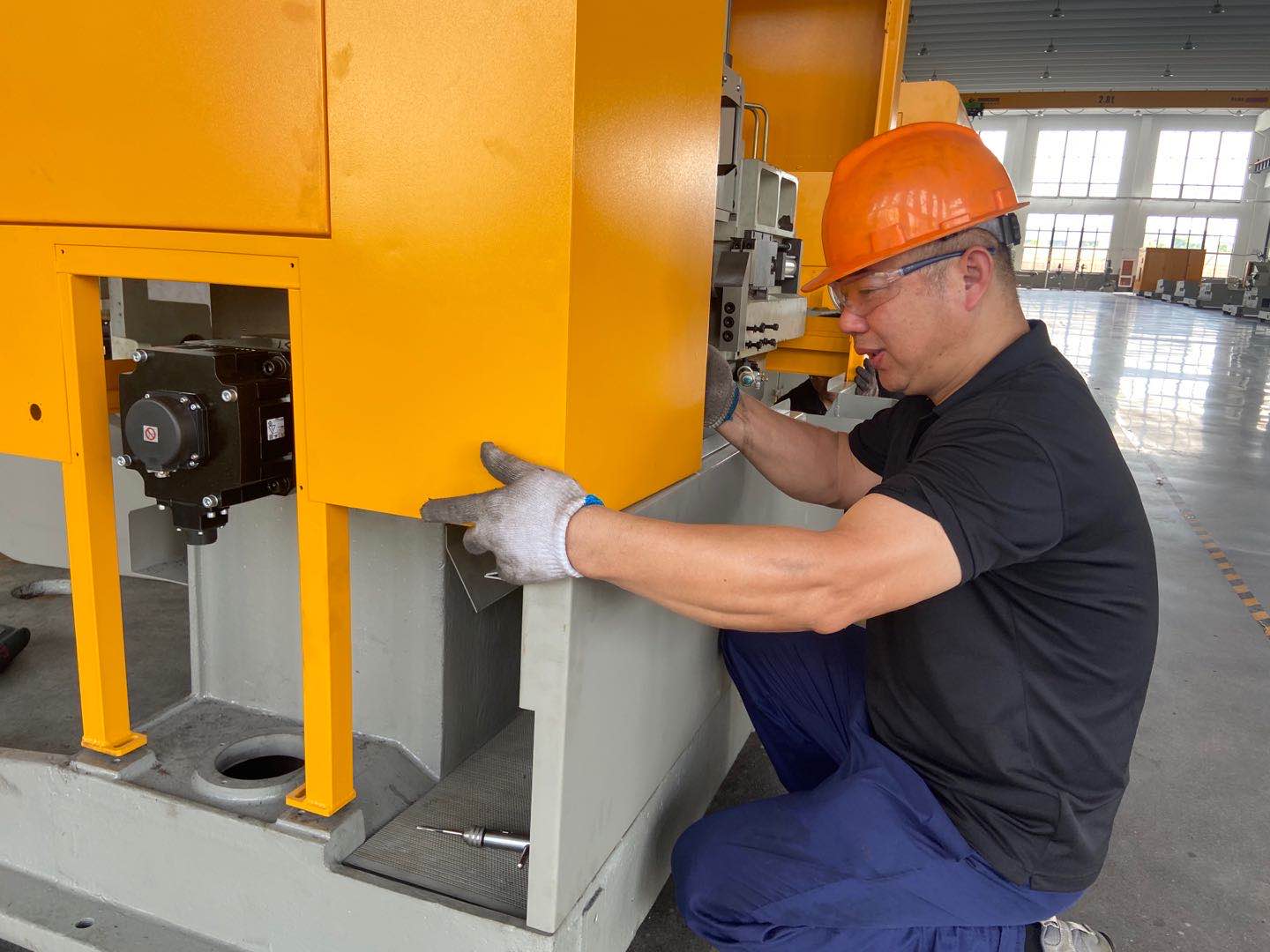 Mga Teknikal na Kalamangan at Mga Lugar ng Aplikasyon ng Mga Automatic Saw Machine